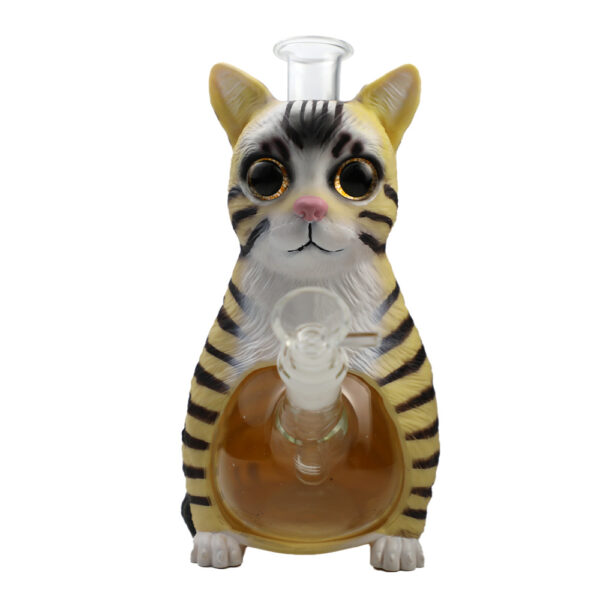 Tabby cat water pipe