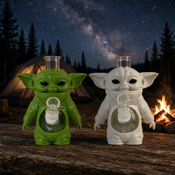 YHS Smoke 7.28" Astronaut Yoda Water Pipe